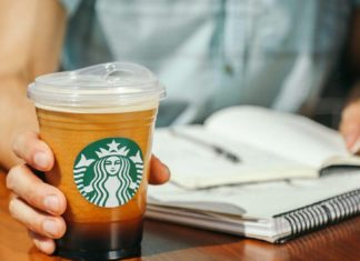 Starbucks Plastik Kirliliğine Karşı Pipet Kullanımını Kaldırıyor