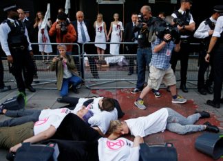 Yokoluş İsyanı’nın Londra Moda Haftası’nda boykot çağrısı