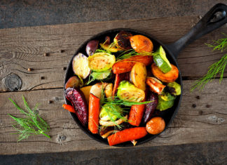 Döküm Demir tencere ve tavalarda yemek pişirmek, yemeğimize demir ekler mi?